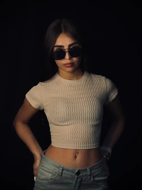 Crop top amarre espalda tela acanalada, color nude