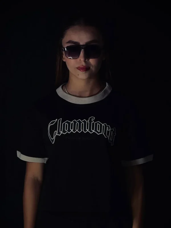 Oversize negra texto Clamford, color negro